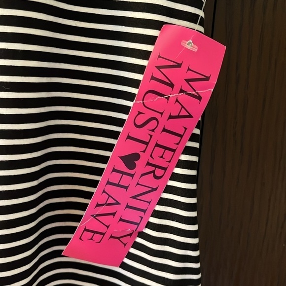 Violet & Ruby maternity top. Short sleeved, black & white stripes. Size L NWT - Picture 3 of 6